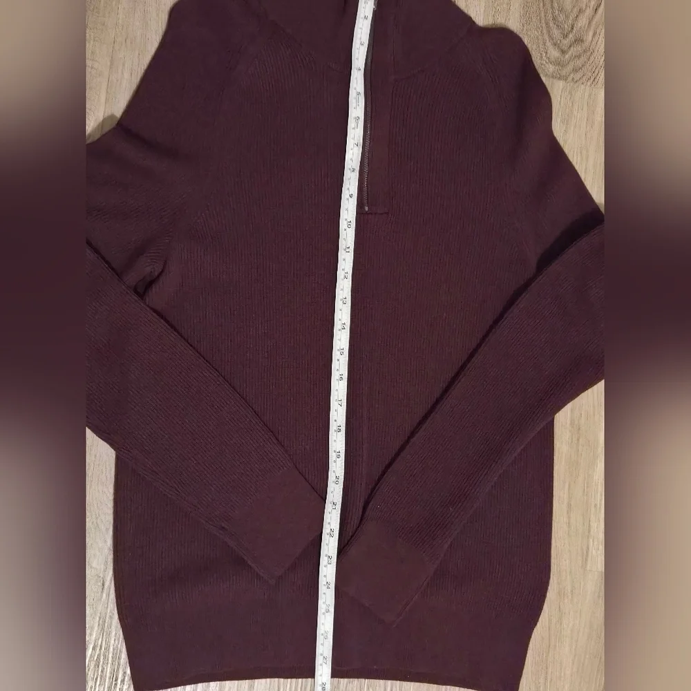 Banana Republic Men's Dark Red Zip-Up Sweater